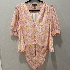 🌸 Tamara H. V-Neck Two-Tiered Tie Front Multicolor Ditsy Floral Blouse